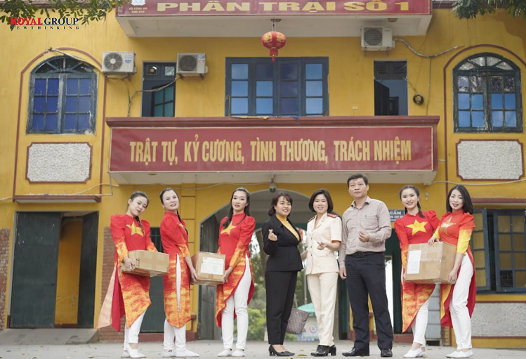 Thắp Sáng Ước Mơ Hoàn Lương: Chia Sẻ Yêu Thương Qua Tủ Sách